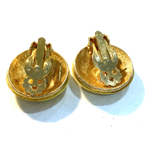 Vintage Selini clip on earrings retro 1970's yellow & goldtone buttons 1" rounds - Picture 2 of 4